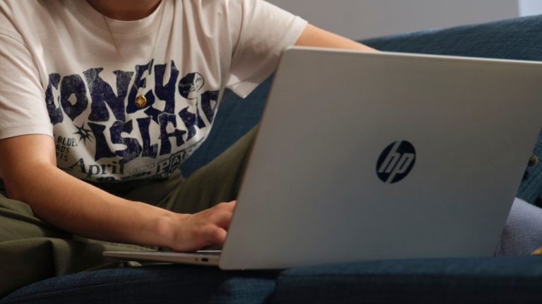 HP OmniBook 5 Series AI PCs With Snapdragon X Series 5G Chipsets Debut: Price, Specifications